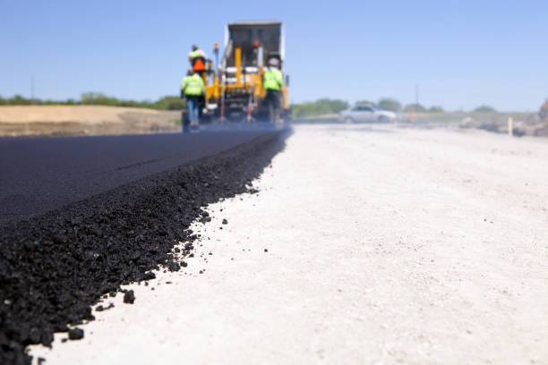 Best Asphalt Driveway Installation  in South Cleveland, TN